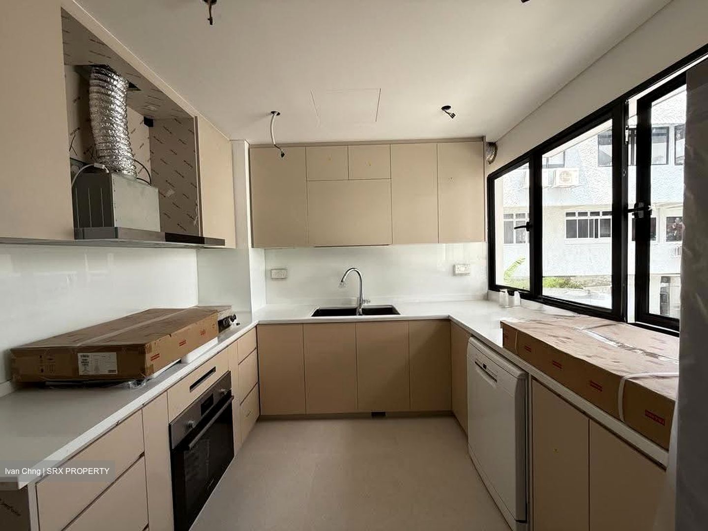 East Coast Terrace (D15), Terrace #619852451